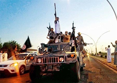 بالصور.. «داعش» يسرق الأعضاء البشرية للرهائن ويبيعها لـ«تركيا»