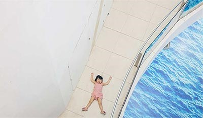 الموقع بانكوك، المصور ادام بيركان فئة الاشخاص، صورة Temper، التقطت لفتاة تصرخ في احد مراكز التسوق في بانكوك