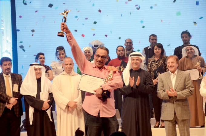 د مبارك المزعل وجائزتي افضل عرض متكامل وافضل اخراج