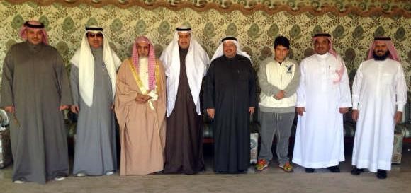 الشيخ فيصل الحمود ود عادل الفلاح مع د صالح بن حميد على هامش مادبة الغداء﻿