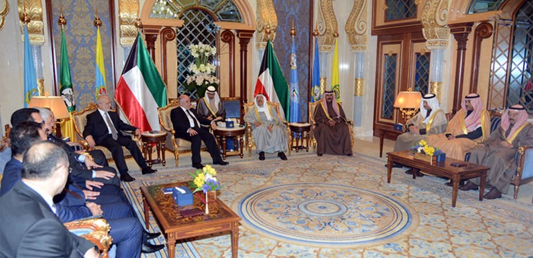 صاحب السمو الامير الشيخ صباح الاحمد مستقبلا رئيس الوزراء العراقي دحيدر العبادي والوفد المرافق له بحضور سمو ولي العهد الشيخ نواف الاحمد وسمو رئيس الوزراء الشيخ جابر المبارك والشيخ صباح الخالد والشيخ دسالم الجابر 
