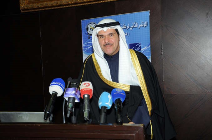 الشيخ سلمان الحمود متحدثا في المؤتمرانور الكندري﻿
