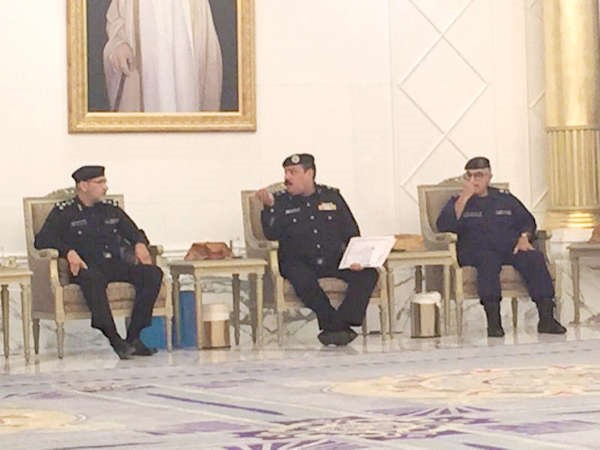 اللواء العلي متوسطا اللواء العلي والعميد العبد الله 