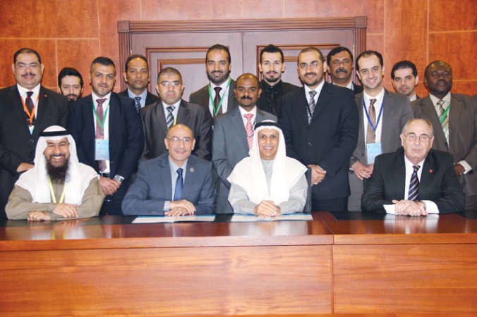 لقطة تذكارية بمناسبة توقيع مجموعة الساير القابضة لاتفاقية الشراكة مع برنامج الامم المتحدة للبيئة