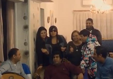بالفيديو.. "عزومة" لفيفي عبده وابنتها في منزل عدوية بحضور شعبان عبدالرحيم