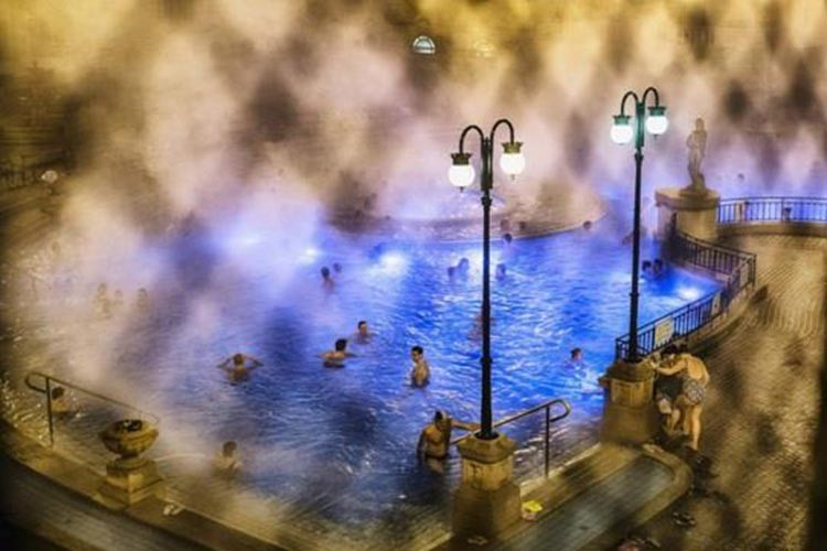 الاستحمام في بودابست