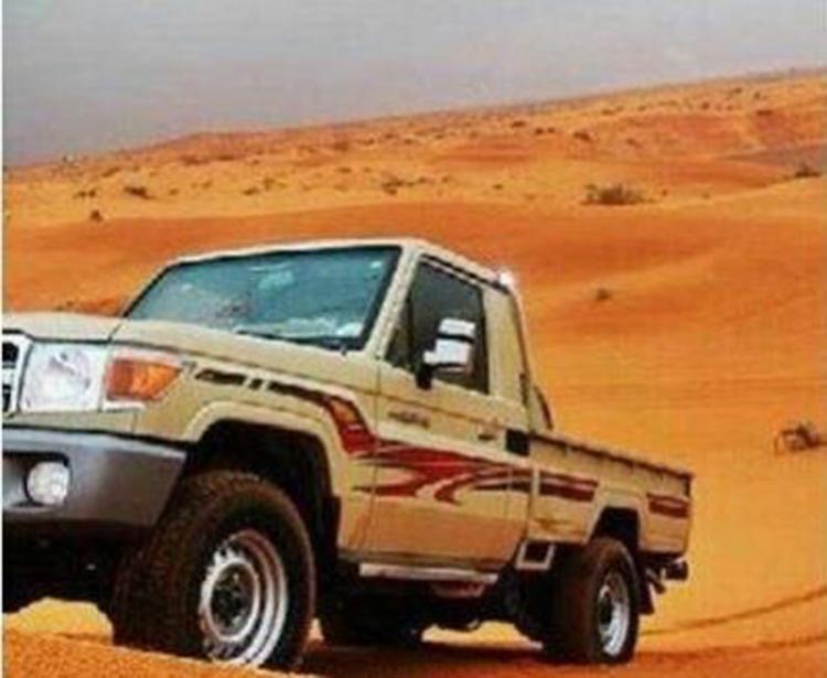صورة: سعودي يهدي سيارته الوحيدة لجاره 