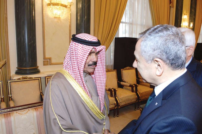نائب رئيس الوزراء التركي معزيا سمو ولي العهد الشيخ نواف الاحمد