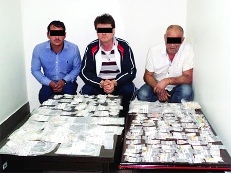 بالفيديو.. شرطة دبي توقع بعصابة اوروبية سرقت مجوهرات بملايين الدراهم بين دبي وباريس