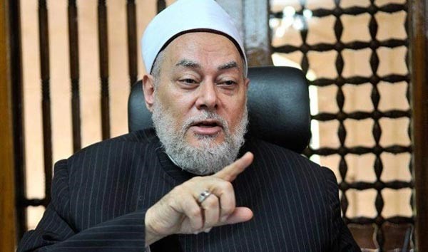 بالفيديو.. جمعة: شرب الماء أثناء «الذكر» يطفئ حرارة الإيمان في القلب