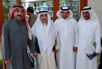 جلال الشمري وحسن الصباغة امام المركز الوطني للمعلومات بالثروة السمكية