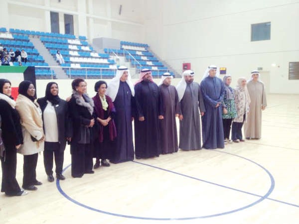 الشيخ سلمان الحمود يتطلع الى استكمال المنشات الرياضية﻿