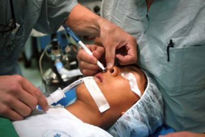 لهذه الأسباب أصبح "السعوديون" الأكثر إقبالاً على عمليات التجميل عربياً