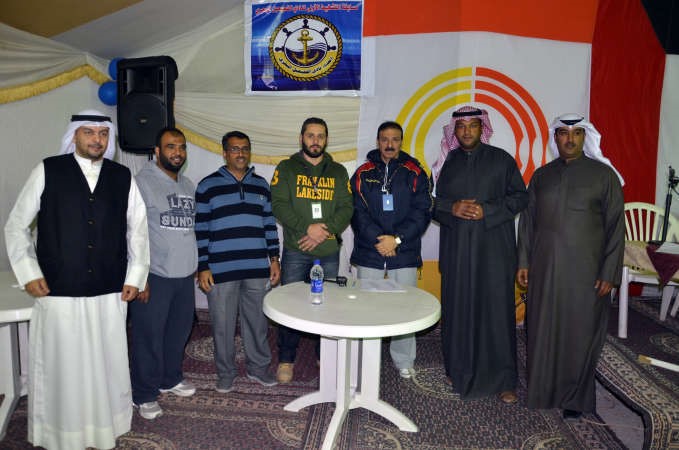 محمد عبدالعزيز العبلاني وبدر العبيد وخالد ال بن علي مع اللجنة المنظمة﻿