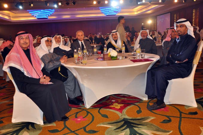 د بدر العيسى والشيخ احمد الجابر ود عبد المحسن الخرافي ودمحمد البصيري ود مساعد الهارون ود رشيد الحمد ﻿