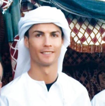 بالصور.. كريستيانو رونالدو يستمتع بإجازته في دبي مرتدياً الزي الإماراتي