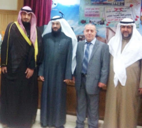 محمد الدوسري وعبدالسميع احمد يرحبان بممثل راعي المنتدى﻿