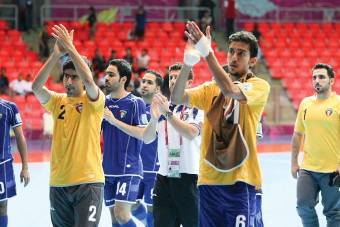 تحية من الجماهير التايلندية للاعبي الازرق عقب احدى المباريات 
﻿﻿في كاس العالم لكرة الصالات﻿