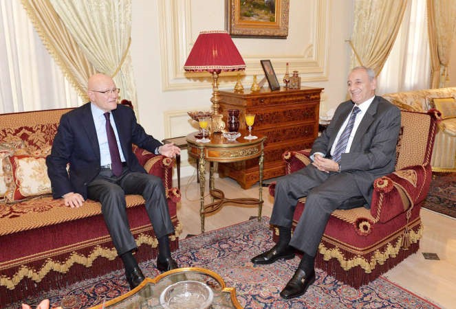 رئيس المجلس النيابي نبيه بري مستقبلا رئيس مجلس الوزراء تمام سلام في عين التينةمحمود الطويل