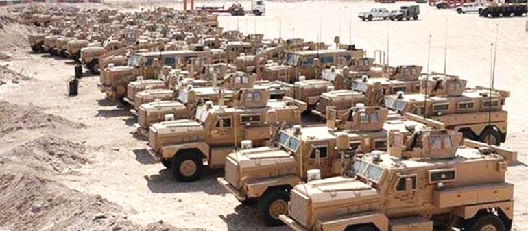 صورة بثها الموقعان للمدرعات الاميركية قبل دخولها العراق