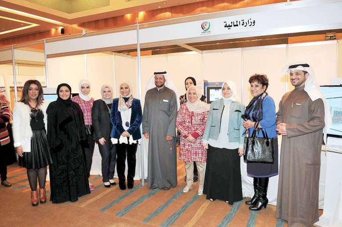 الصبيح في جناح وزارة الماليةاسامة ابوعطية﻿