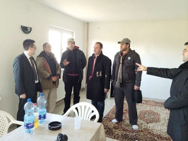 الحساوي اثناء تفقد المنازل