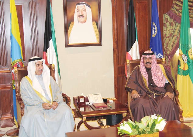سمو نائب الامير وولي العهد الشيخ نواف الاحمد مستقبلا رئيس مجلس الامة بالانابة عادل الجارالله﻿