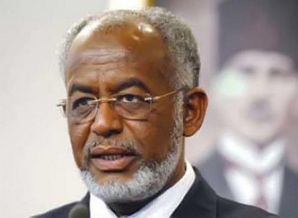 علي كرتي