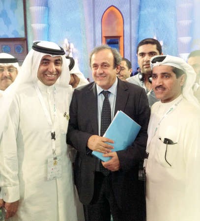 فواز الحساوي مع ميشيل بلاتيني ودمحمد خليل