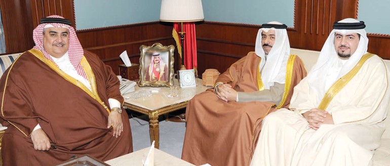 الشيخ خالد بن احمد بن محمد ال خليفة مستقبلا دعبدالعزيز السبيعي ﻿