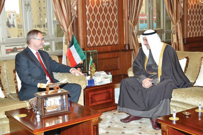 الشيخ فيصل الحمود مستقبلا السفير التشيكي﻿