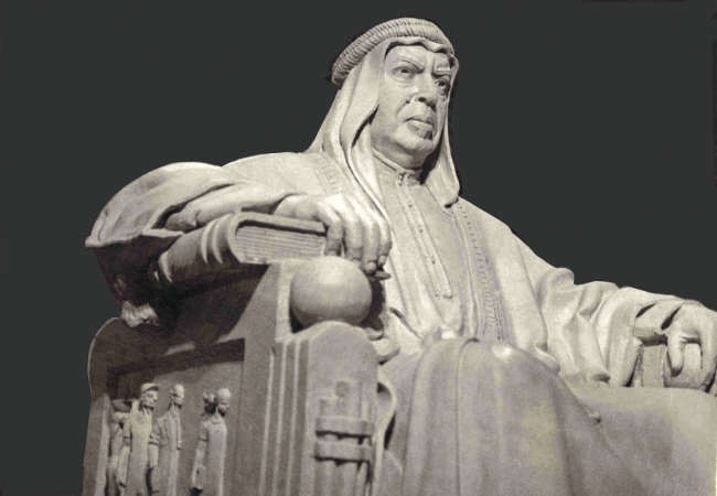 تمثال المغفور له الشيخ عبد الله السالم الصباح احد ابداعات الفنان سامي محمد