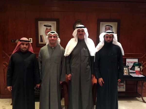 الشيخ سلمان الحمود مستقبلا حمد المري وشبيب العجمي ونزار القمر 