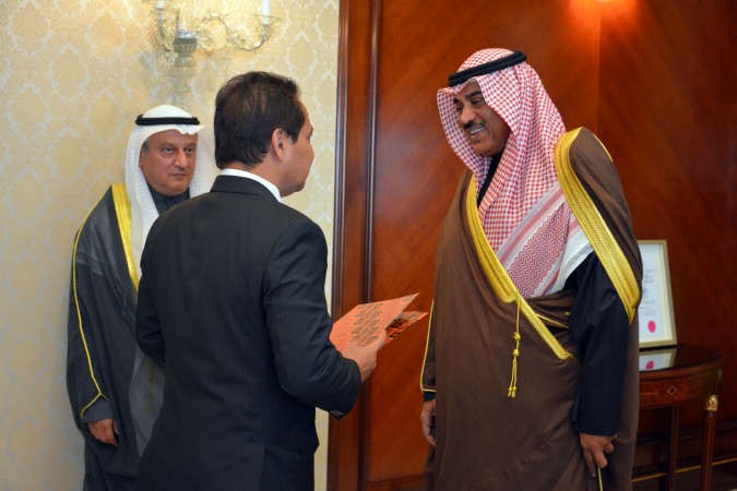 الشيخ صباح الخالد خلال مراسم تسلم اوراق اعتماد السفير الاندونيسي لدى الكويت