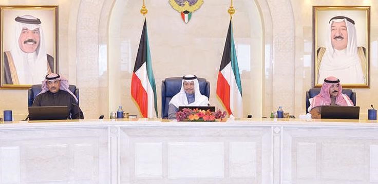 سمو الشيخ جابر المبارك مترئسا اجتماع مجلس الوزراء بحضور الشيخ صباح الخالد والشيخ محمد الخالد﻿
