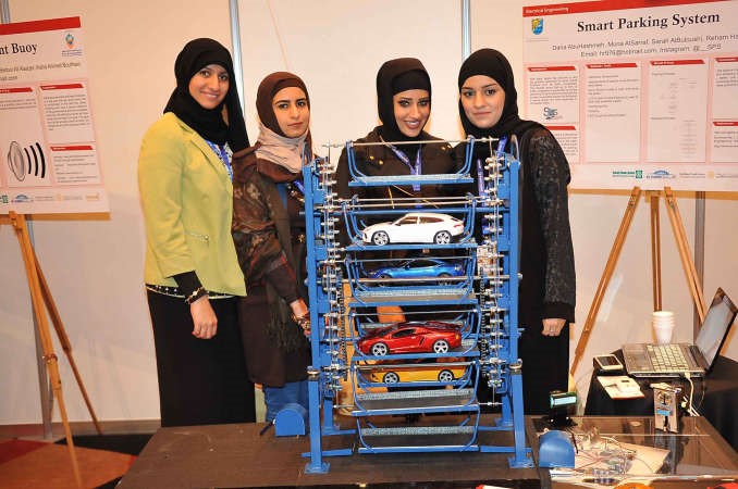 مهندسات امام مشروع تخرجهن﻿