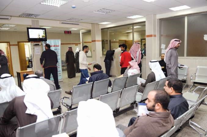 جانب من المراجعين في السجل المركزي للمواليد والوفيات ﻿
