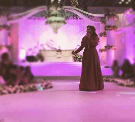 صورة تجمع أحلام مع أخيها.. هل يشبهها؟