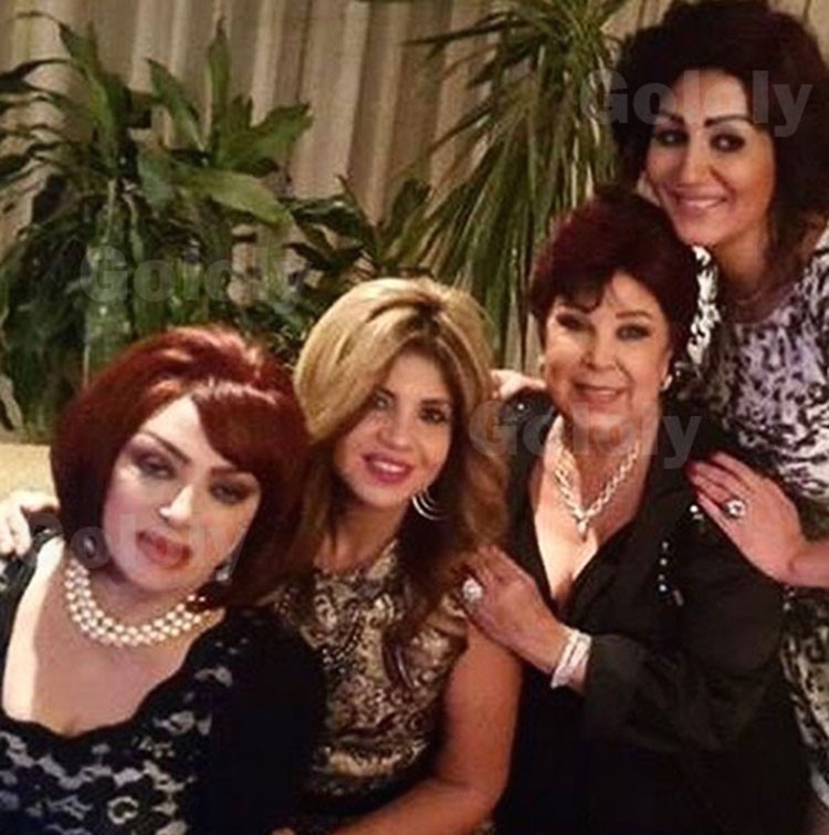 بالصور.. نبيلة عبيد تحتفل بالعام الجديد مع ميرفت أمين