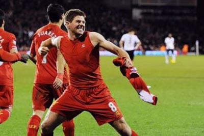 لاعب أرسنال السابق ينشر صورة مهينة لجيرارد ثم يمسحها
