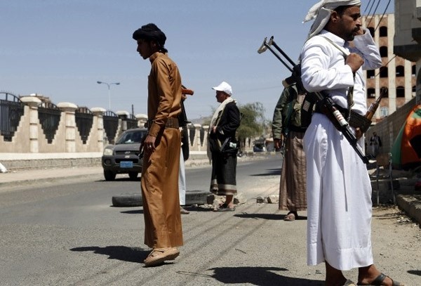 الحوثيون يختطفون العشرات من قبيلة «أرحب» 