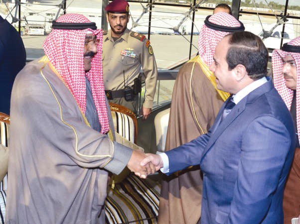  والشيخ مشعل الاحمد في استقبال فخامته﻿