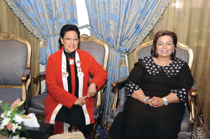 عائشة الرشيد وعائشة اليحيى﻿