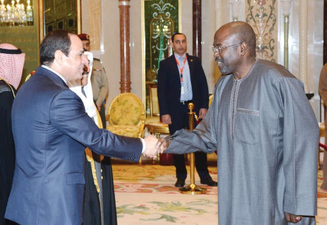  والسفير عبدالاحد امباكي﻿