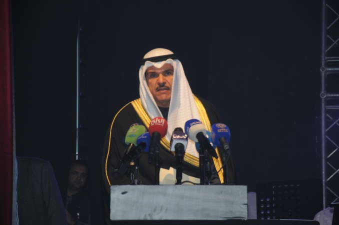 وزير الاعلام اثناء القاء كلمته