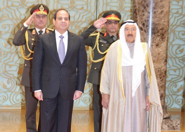 صاحب السمو الامير الشيخ صباح الاحمد والرئيس عبدالفتاح السيسي اثناء مراسم حرس الشرف