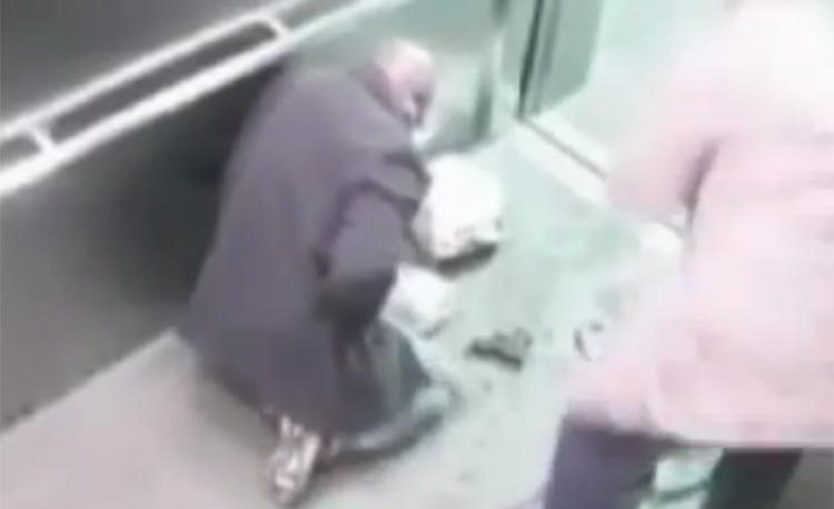 بالفيديو.. شاهد كيف أطلق شرطي أميركي النار على نفسه خطأ