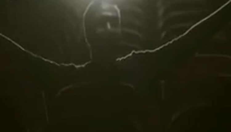 فيديو ينشر للمرة الاولى.. خالد صالح يودع زملاءه