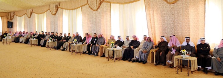 عشرات الضباط المتقاعدين حضروا حفل التكريم الذي اقامته وزارة الداخلية بحضور الوزير الخالد والفريق الفهد في نادي الضباط بنطقة صبحان امس ﻿