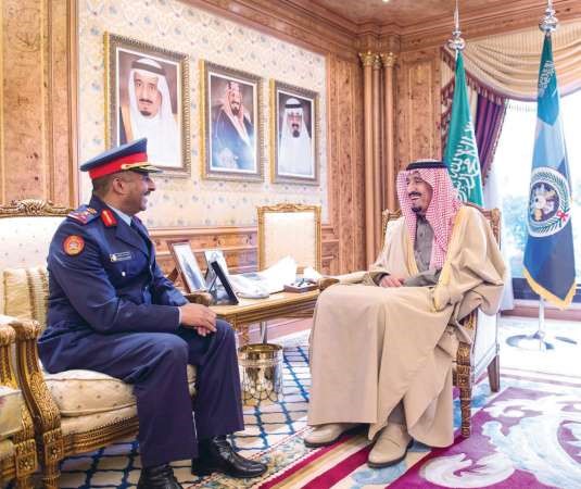 ولي العهد السعودي صاحب السمو الملكي الامير سلمان بن عبدالعزيز ال سعودمستقبلا الفريق ركن مساعد المطيري﻿